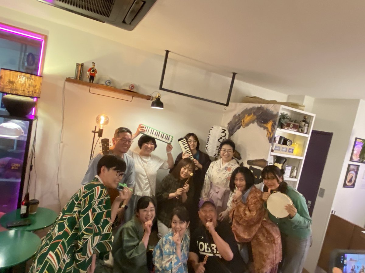 wwD7Ndvv37Oz4er's tweet photo. 吉祥寺　the LOBBY TOKYOにて、「the LOBBY寄席」を観て来ました。
ハタハタさんの手話落語の素敵さ、しろさんの初とは思えぬ初落語、小梅さんの圧巻の落語。
語りきれない色んな楽しさ満載でした。
次はいつかなぁ。😊

#ロビー寄席 https://t.co/VOICUtEEjv