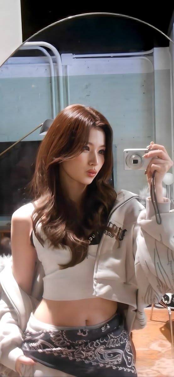 𝐿𝑒 𝐶𝑒𝑟𝑐𝑙𝑒 𝑑𝑒𝑠 𝑇𝑟𝑜𝑖𝑠 tweet media