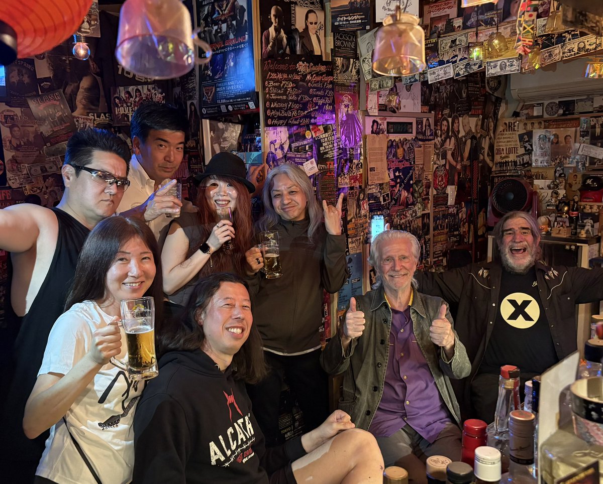 ambi515's tweet photo. 仲間に囲まれてハピネスなBDでした🌙遊び来てくれた方、プレゼントもありがとぉございました☺️💓 そして新宿Cactusは今夜無事2,0000ゲスト達成㊗️

これからもよろしくお願いします٩(^‿^)۶ https://t.co/BlcSlv5HpW
