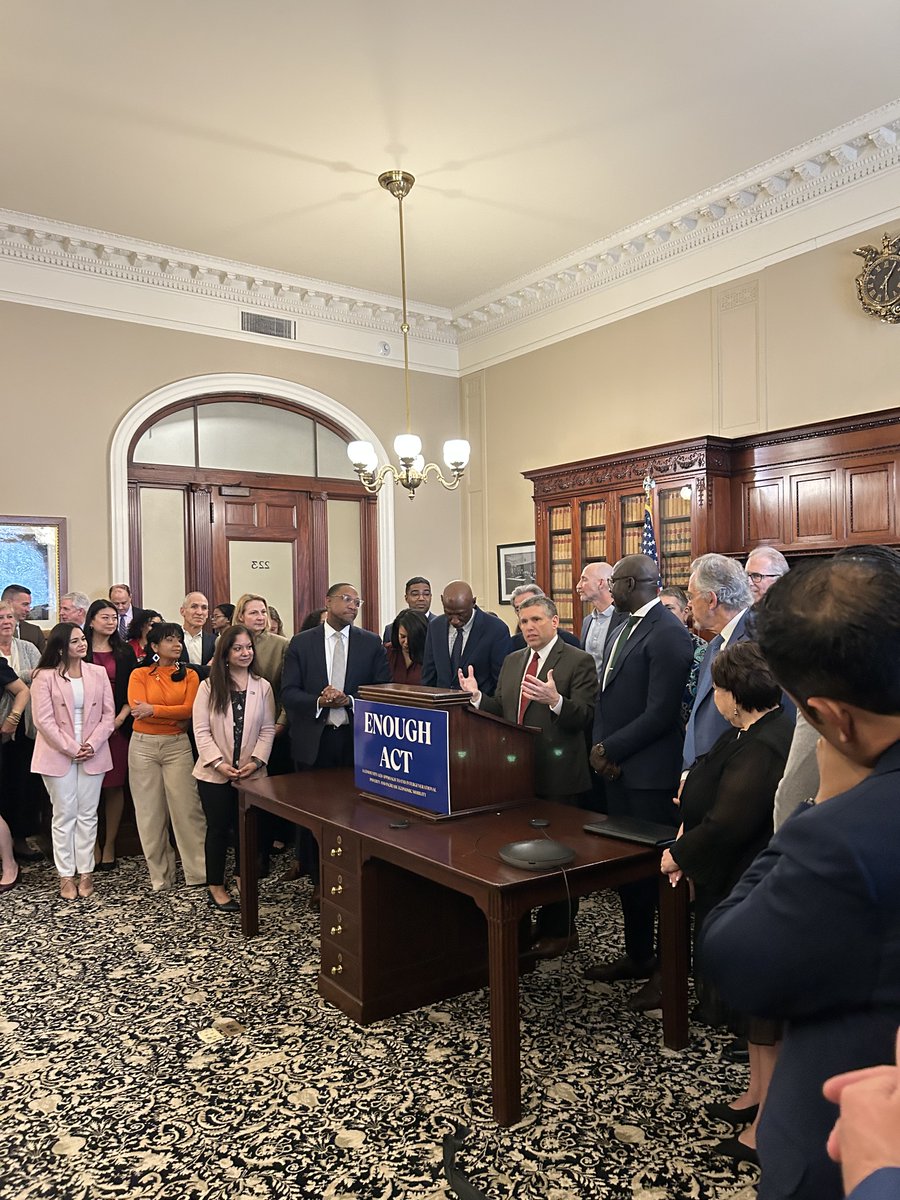 SalDiDomenico's tweet photo. Great momentum for my ENOUGH Act legislation - We recently launched a full court press for my transformational anti-poverty bill alongside, @hczorg President and Founder, Geoffrey Canada, and we made big strides... https://t.co/llgPPCe7Iq