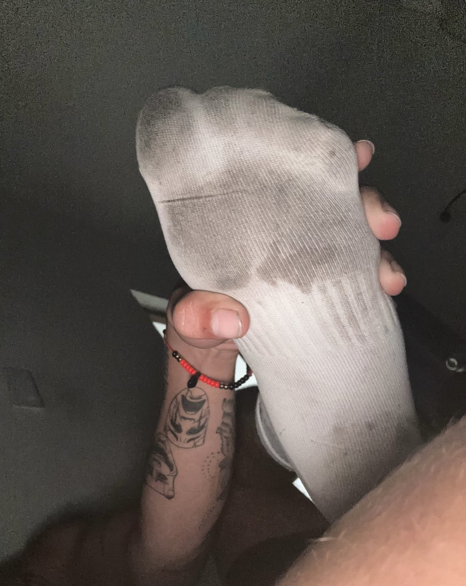 GODHANS111's tweet photo. Who is the next pig that will be at my mercy and at my feet?🐷🥷🏽👹

#Findom #ATM #cashmaster #paypig #cashslave https://t.co/Ti2nhiHybt