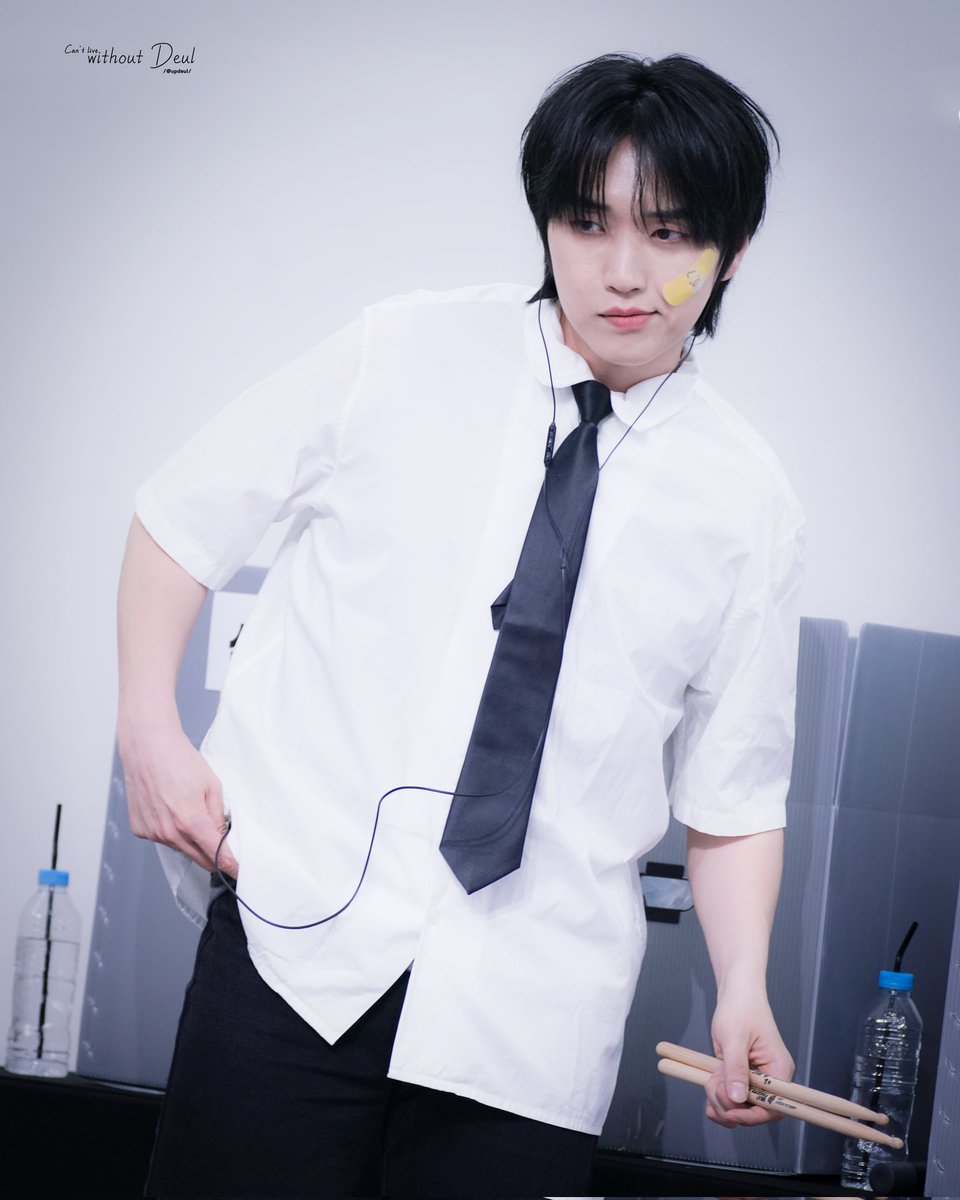 updeul's tweet photo. 260509 사운드웨이브 팬싸

귀여운 반항아 🖤

#B1A4 #산들 #삼돌 #SANDEUL https://t.co/7iNeMXRIFf