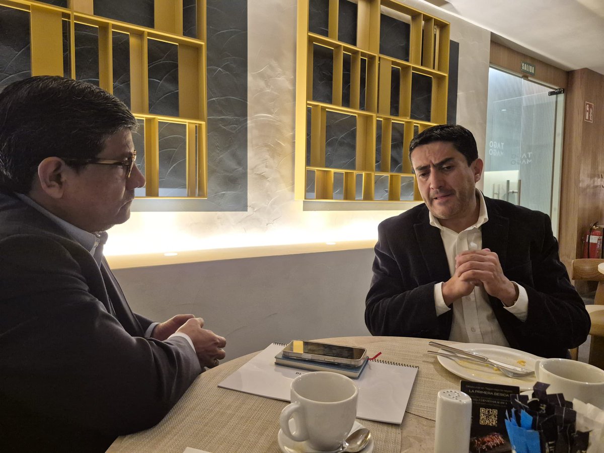 Produccion_Ecu's tweet photo. 📍España🇪🇸 | El ministro @LuisJaramilloOK mantuvo una reunión con Carlos Salvador, gerente técnico de Petrolia y New Stratus Energy, para analizar oportunidades de inversión en el sector de hidrocarburos de Ecuador🇪🇨 https://t.co/Ck54F85WDB