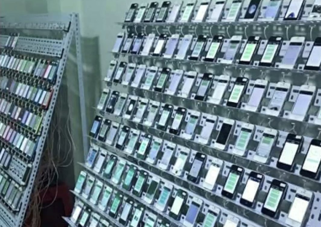 dianecohn's tweet photo. @robertoblake 100% —Bots are digital bloodsuckers that need to be abolished. The worst is when bad actors hire them to attack competitors who then get damaged/demonetized by the platform through no fault of their own. Ever seen a Chinese bot farm? https://t.co/u8TkBx9zKi