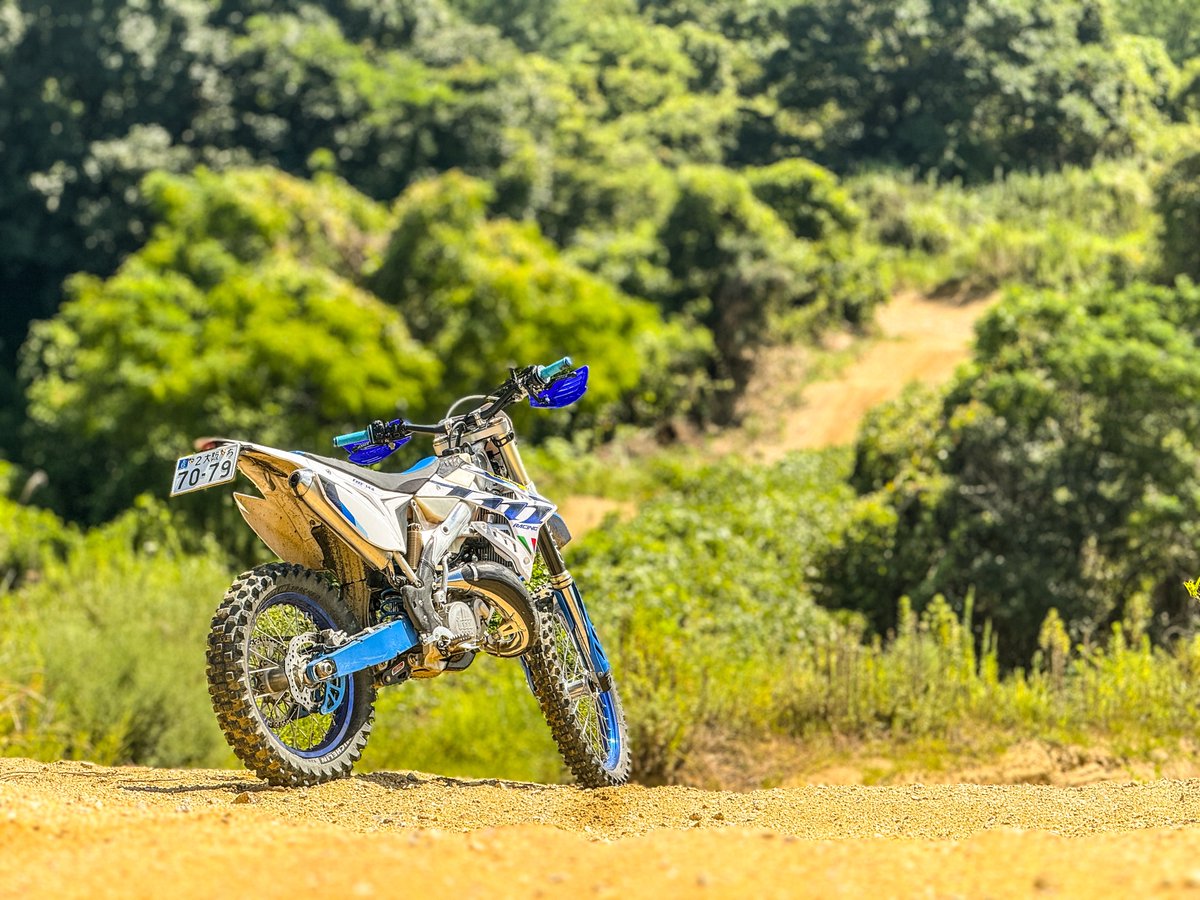zeCrlRTIv3CM5Cd's tweet photo. バイク乗ってたら
なんかオフ車ばっかに
なってくるのなぜ?
#F450GS
#R1250GS ADV
#G450X
#tmRacing https://t.co/utes5cUKUt