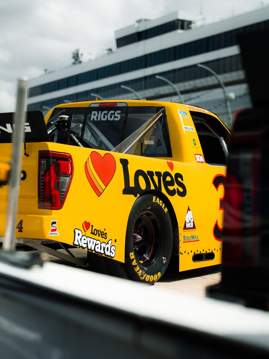 Front Row Motorsports tweet media