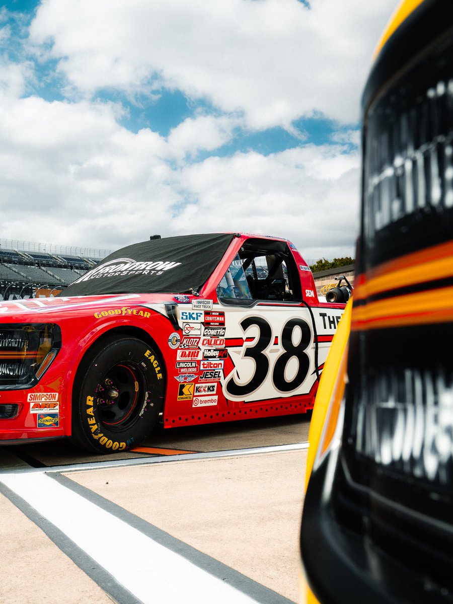 Front Row Motorsports tweet media