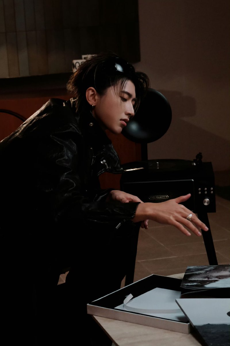 Hui080200's tweet photo. Feel passion within Cai Xukun latest album.

KUN physical album
#KUN #caixukun #蔡徐坤 
@kun_officialx https://t.co/XKDMU9Vo1m