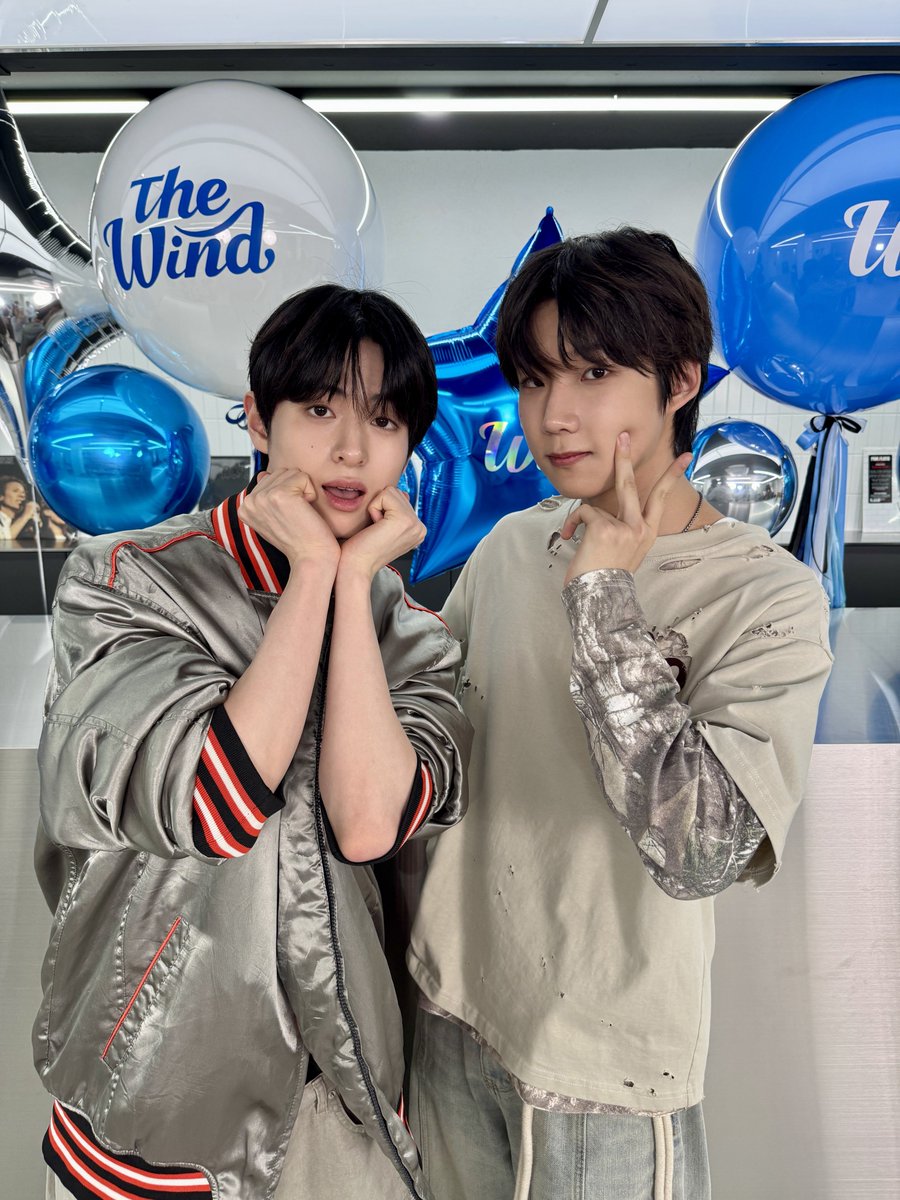 officialTheWind's tweet photo. [📸]
#260515

✔️𝑻𝒉𝒆 𝑾𝒊𝒏𝒅 𝑫𝑬𝑩𝑼𝑻 3𝒓𝒅 𝑨𝒏𝒏𝒊𝒗𝒆𝒓𝒔𝒂𝒓𝒚🥰

#더윈드 #THEWIND #The_Wind
#김희수 #타나톤 #최한빈
#박하유찬 #안찬원 #장현준
#3rdAnniversaryThewind https://t.co/RdVeFINs2n