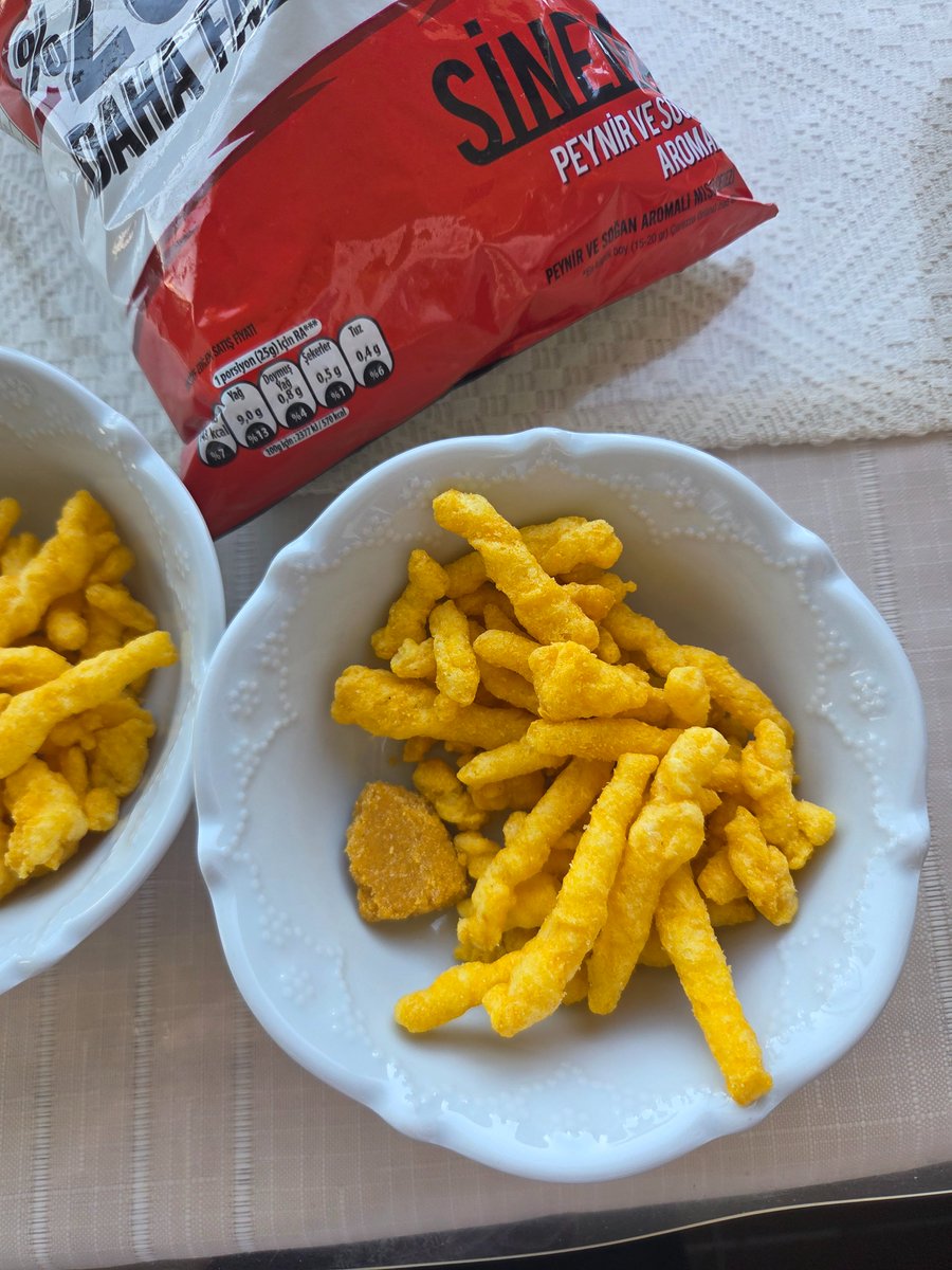 bisusunnya's tweet photo. Aldığım Cerezza paketinin icinden bilinmeyen bir cisim çıktı. Bu nedir Allah aşkınaa
@Fritolay 
@Fritolay_JP https://t.co/ZjqpZzYS5n