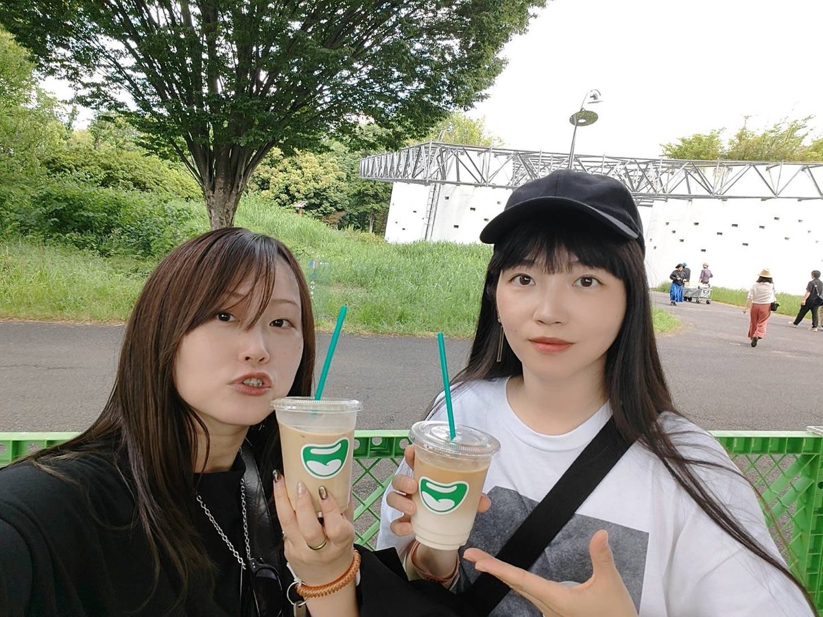 you_omoimeguras's tweet photo. 東京蚤の市、楽しかった
さとみちゃんにパンクッキー買ってもろた👀 https://t.co/RGSoWCkWI2
