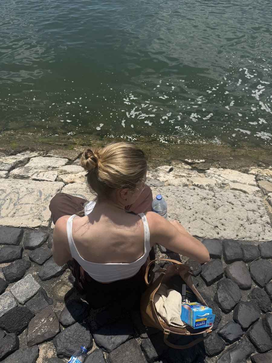 l4mb_'s tweet photo. lisbon ! https://t.co/YfFF4gqT5b