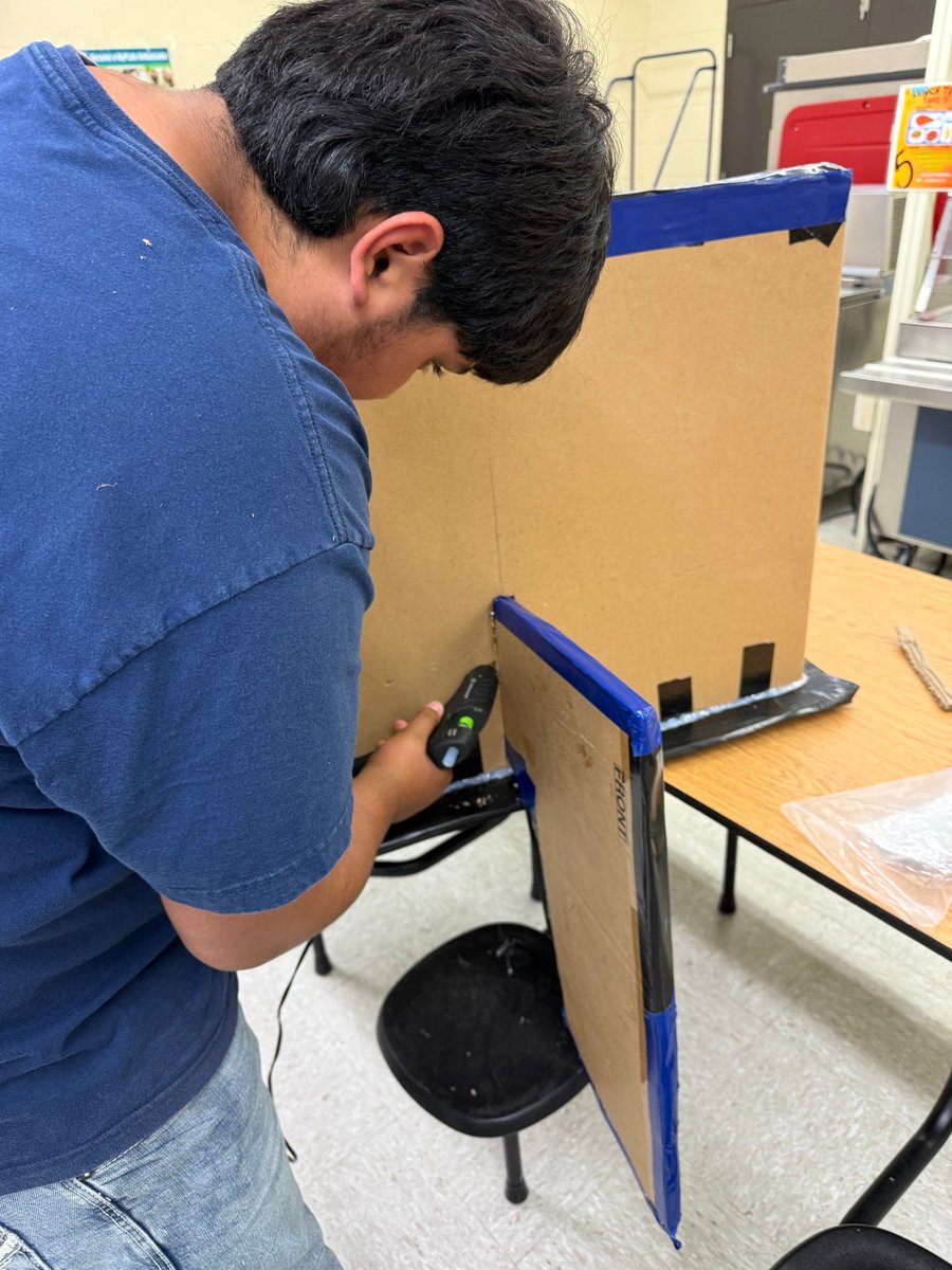 DJGaleana7's tweet photo. Students @IandGCenter have been busy this week building a card board #boat to complete in #techwars this coming Monday. The boat will compete in a race across the #NikiRowe swimming pool.  @gutiexfer @mcallenisd @CityofMcAllen https://t.co/a8gsb2IS4p