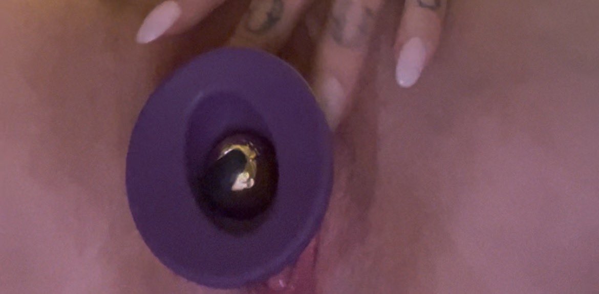 equineTattooed's tweet photo. Feeling brave tonight? The full video is waiting on OnlyFans 👀 #OnlyFansGirl
#SpicyContent
#TeaseMe
#NSFWTwitter
#TattooedGirls
#BritishModel
#CurvyGirl
#LateNightThoughts
#VIPContent
#LinkInBio https://t.co/KT1Kp8ej4P