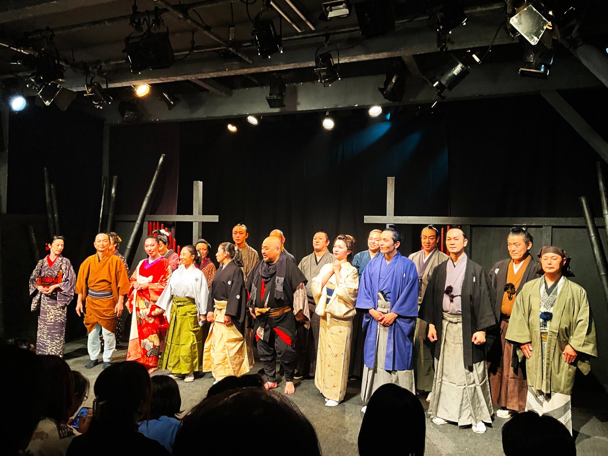 TomKuno's tweet photo. 『幕末異聞 武士の影』
旧友の小磯勝弥招待（小磯出演『あの夏、いちばん静かな海。』は最高）。
佐藤伸之演出が抜き身の如く光る、
切なく強く激しい時代劇！
残公演は16(土)13時半回・18時回、
17​(日)14時回！
​下北沢迄走れ！
#武士の影 #佐藤伸之 #田村友里 #井坂妙 #野々川護 #小磯勝弥 https://t.co/zUmuOz1gSF