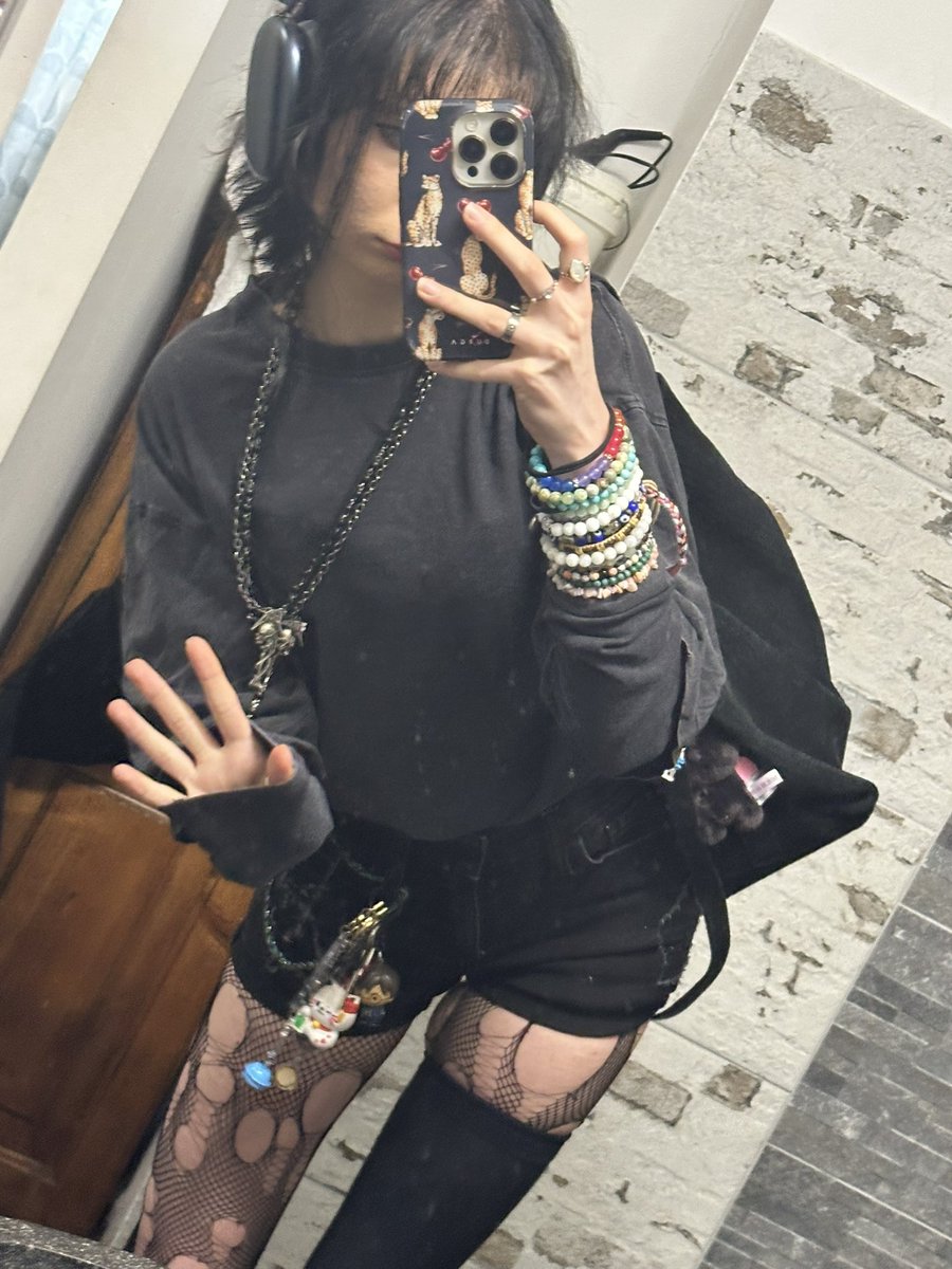 Ash tweet media