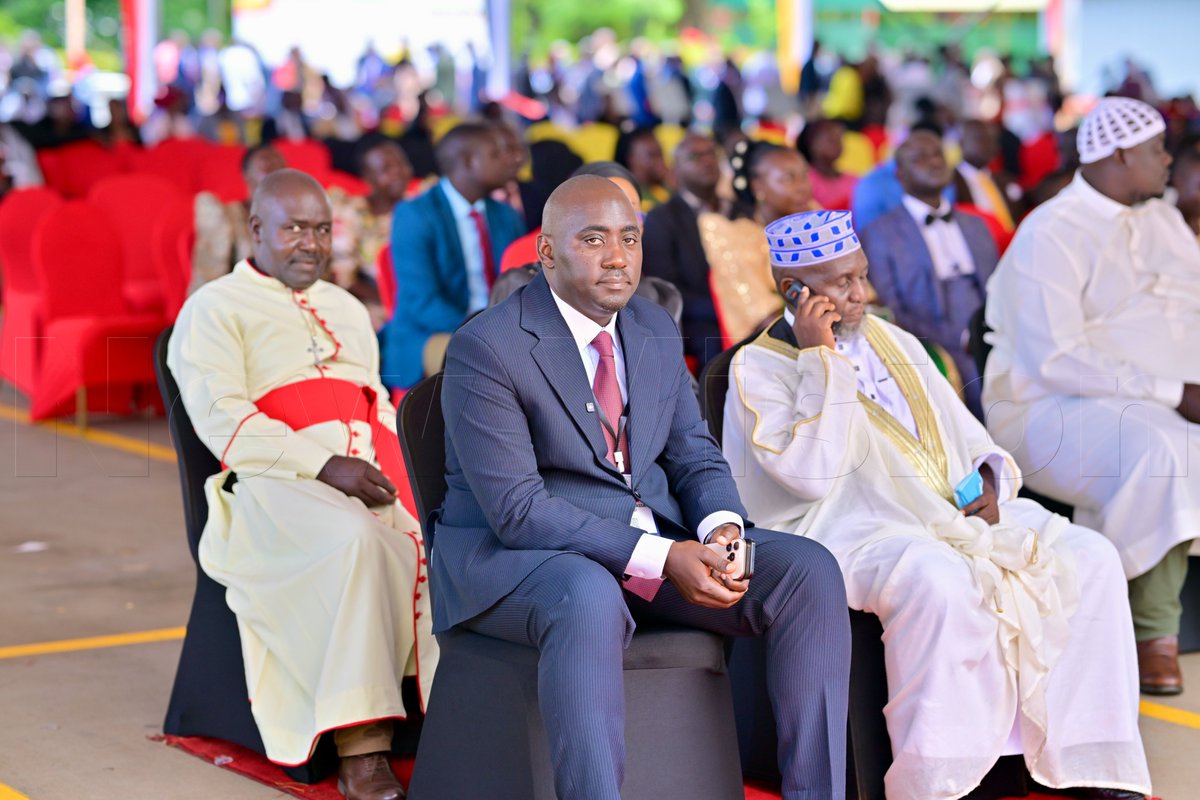newvisionwire's tweet photo. Sserunjogi surprised many by defeating candidates from dominant political parties—the National Resistance Movement (NRM) and the National Unity Platform (NUP)—to win the Bukomansimbi South seat as an independent candidate.

His victory was built on a message of economic empowerment and action rather than handouts or empty promises. This resonated strongly with voters who saw their own struggles reflected in his journey.

📸:@kamiriam
#VisionUpdates