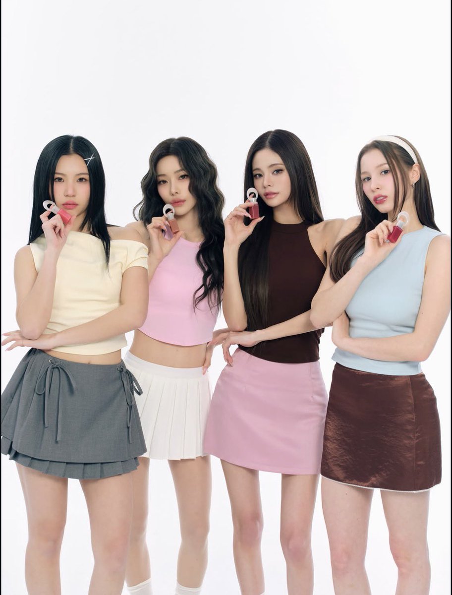 cleonicamedia's tweet photo. [260515] Cleo says the ENTROPY collab will drop in Indonesia as well. 

🥝 “Maybe… if it sells well, they might release it globally?”

#I_MET_U #아이멧유
#CLEO #클레오 https://t.co/PeUNf40Vuf
