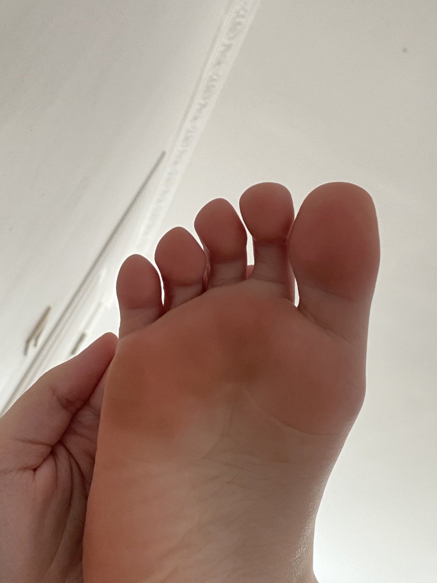 bibibunnnyy's tweet photo. Rate my soles 1-10!~
#feet #blacknails #nsfwtwt #footfetish #cutefeet #softfeet #teen #redtoenails #redtoes #whitetoes #cutetoes #soles #sellingcontent #ass https://t.co/jNfzYcXM6h