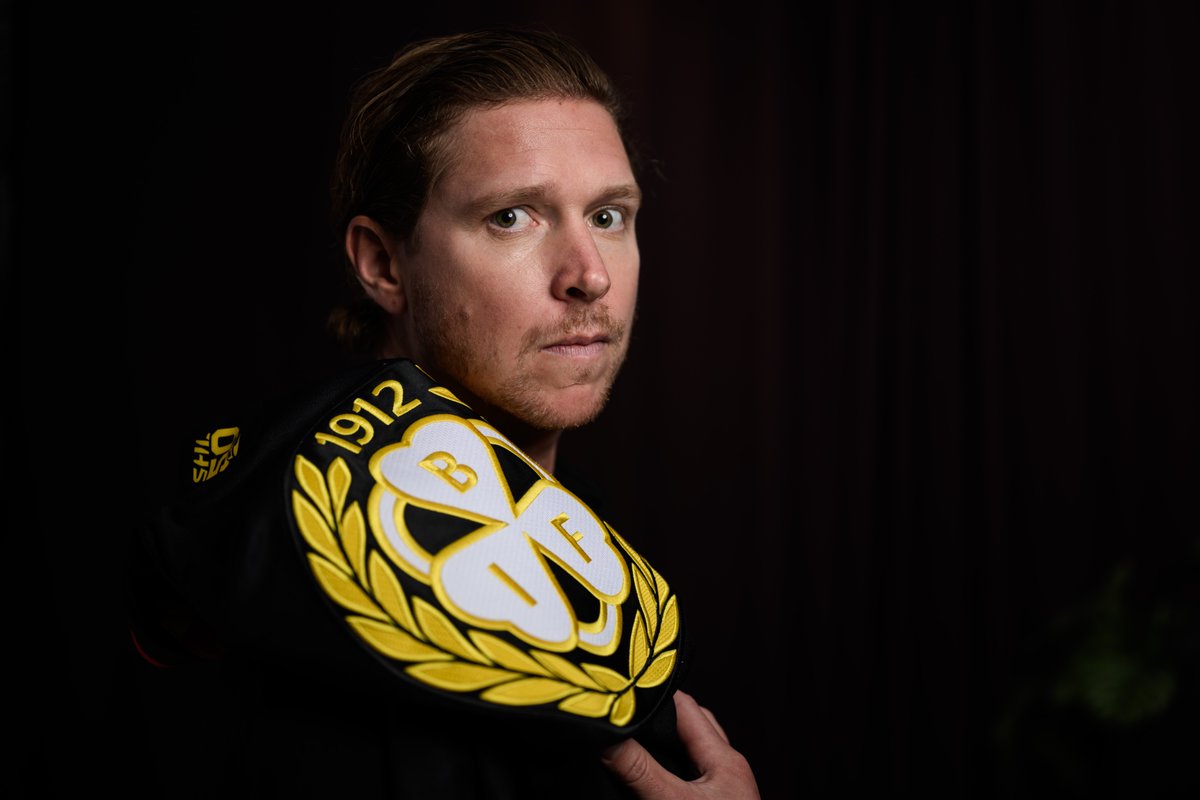 Brynas's tweet photo. Brynäs IF meddelar att ingen av parterna säger upp optionsåret för Nicklas Bäckströms kontrakt. Vilket innebär att Nicklas Bäckström ingår i Brynäs IF:s SHL-trupp inför säsongen 2026/2027! ✅

➡️ Läs mer på https://t.co/MR7Gswqbim https://t.co/5QYWOm2b0A