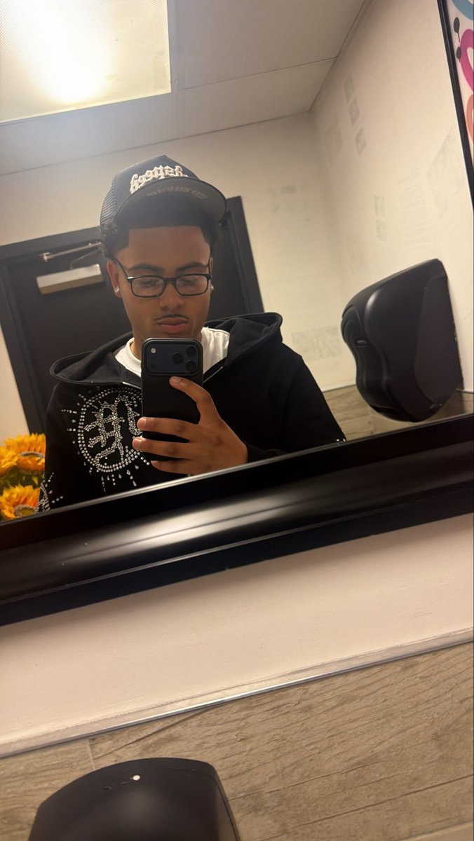 itakethemrisk's tweet photo. Straight killin ha shit #nyc #links https://t.co/q8aU918yrc