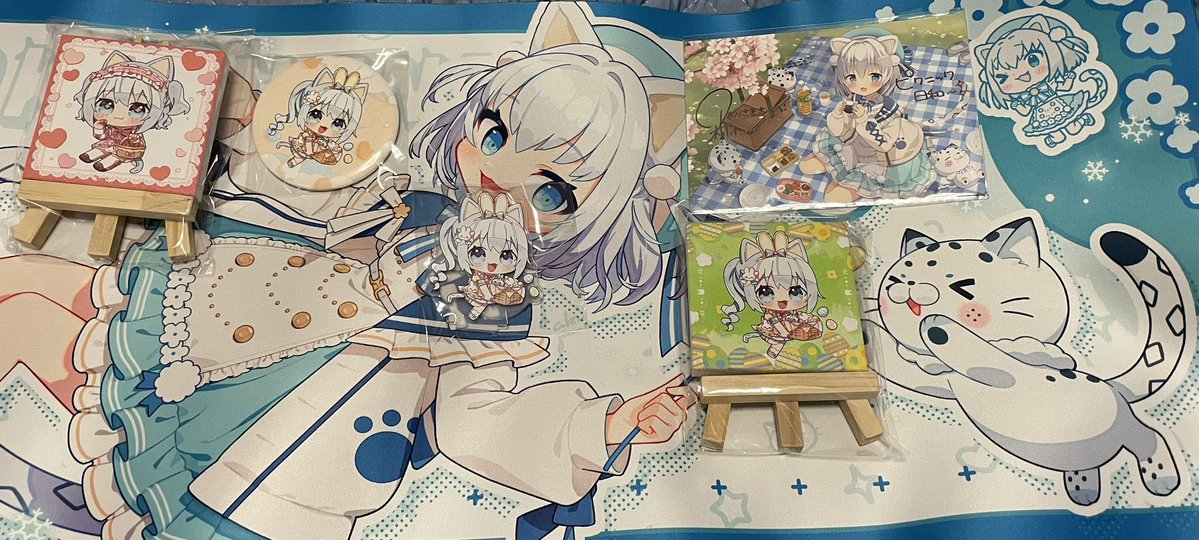 かわいいのが届いてました- ̗̀📦 ̖́- アクスタの台座の形、うさ耳で