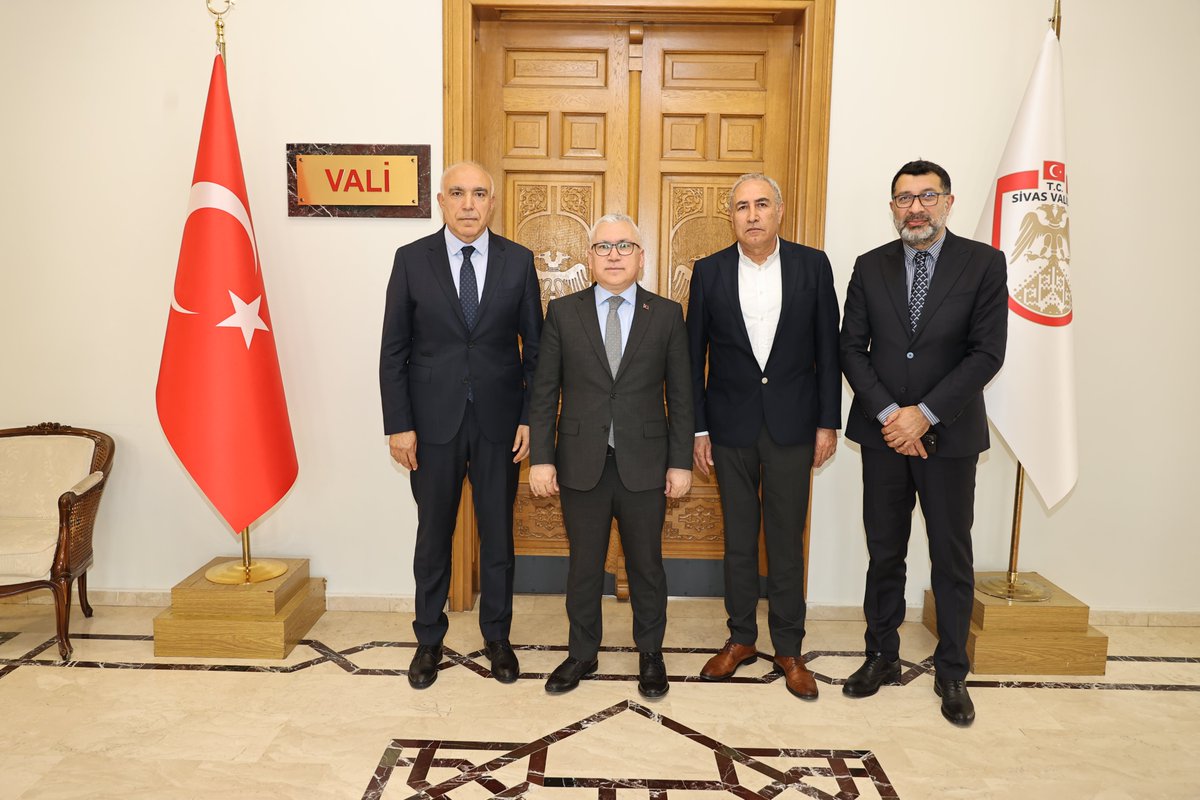 sivasvaliligi's tweet photo. Valimiz Sn. Yılmaz Şimşek;

🔹Divriğili Sanayici ve İş İnsanları Derneği Başkanı Yurdal Tufan ve beraberindekileri,

🔹100. Yıl Gazeteciler Derneği Genel Başkanı Yavuz Yılmaz, Sivas İl Başkanı Ahmet Erçelik ve beraberindekileri,

🔹Marmara Üniversitesi Sosyoloji Bölümü Öğretim Görevlisi Prof. Dr. Mehmet Fatih Aysan, Marmara Üniversitesi Psikoloji Bölümü Öğretim Görevlisi Prof. Dr. Asil Özdoğru ve beraberindekileri,

🔹Trans Anadolu Doğal Gaz Boru Hattı (TANAP) Türkiye Güvenlik Müdürü 1. Sınıf Emekli Emniyet Müdürü Kemal Özkoç ve beraberindekileri makamında kabul etti.