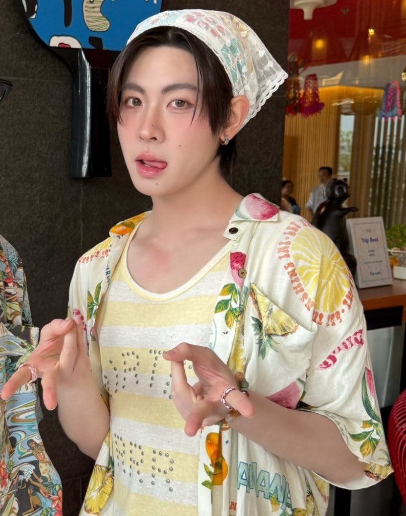 แซลมอนเฟิ้ด⋆˚🍣˖° ft.ผมเป็นเมะนะครับ tweet media