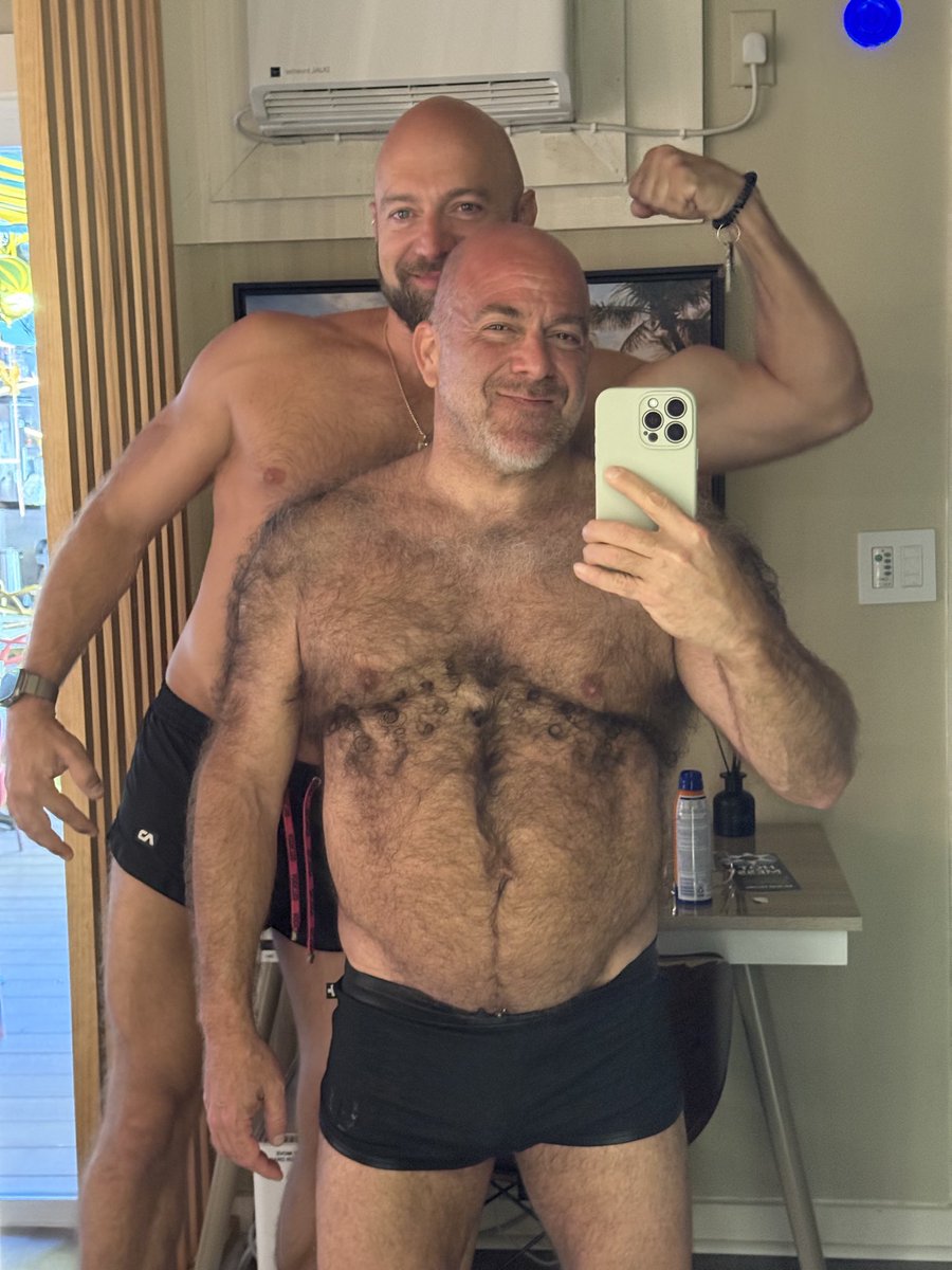 I’m Alan & Im hairy tweet media