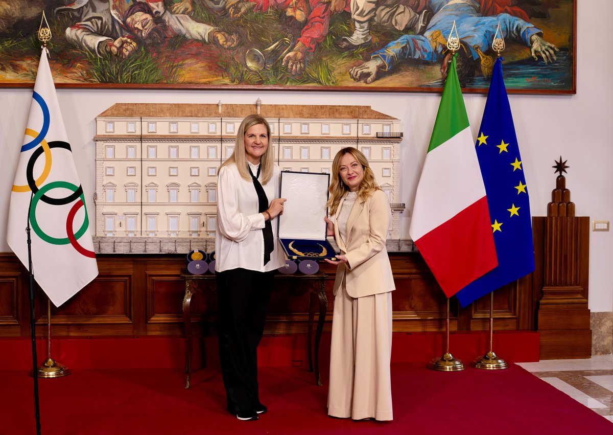 Italy in US tweet media