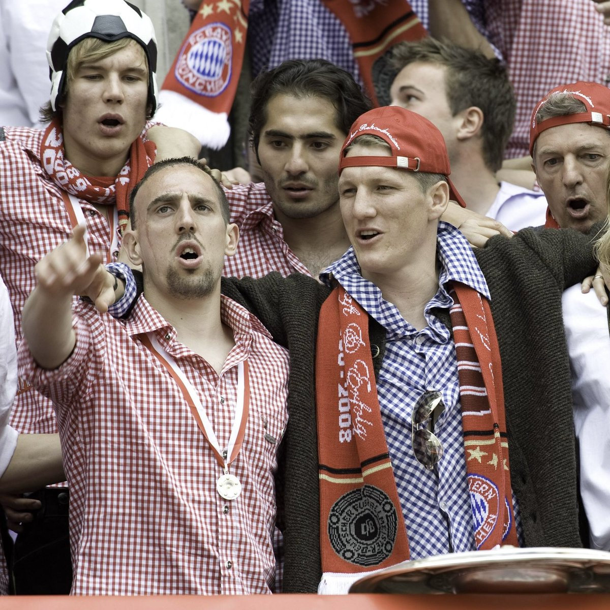 Bastian Schweinsteiger tweet media