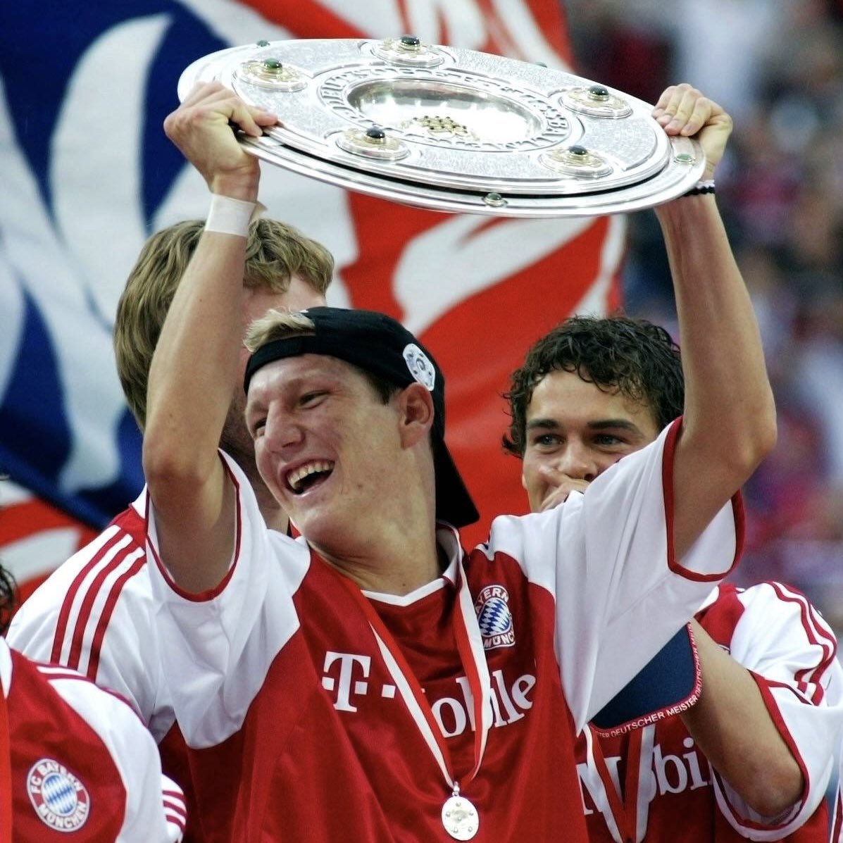 Bastian Schweinsteiger tweet media