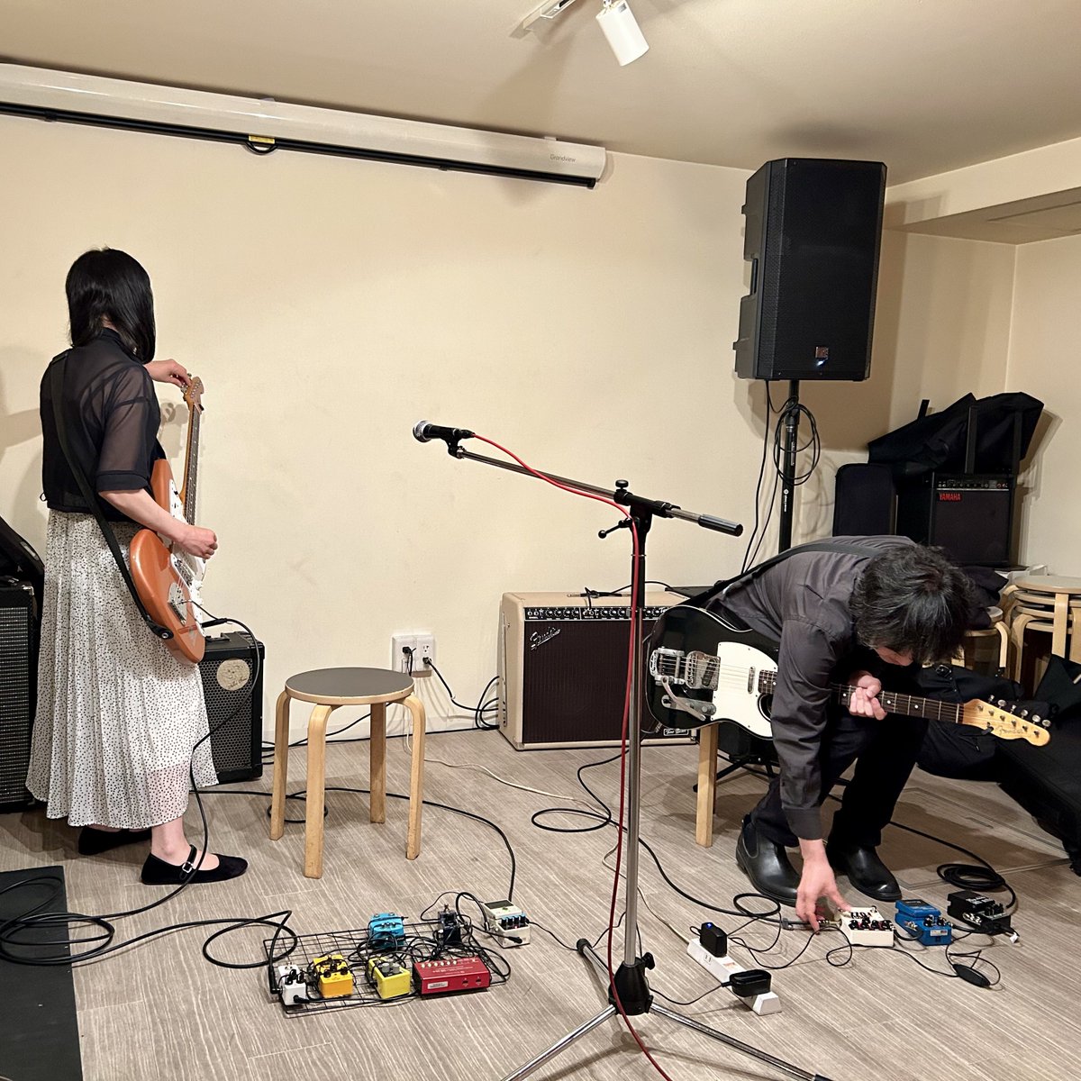 ghost0spaceman's tweet photo. 利光暁子+川口雅巳@高円寺fourth floorⅡ、鑑賞。Takao Kurokawa×ジョー山本の催眠音楽、キャッチーなpop songを連発するkillmeElk、暁子さんと川口さんの即興で曲を繋いでいく展開が素晴らしく。「ひびく」の川口さんのギターソロは圧巻！ジョー山本さんが参加した「サヨナラ」も完璧！最高でした♨️ https://t.co/mUwIVMagVO