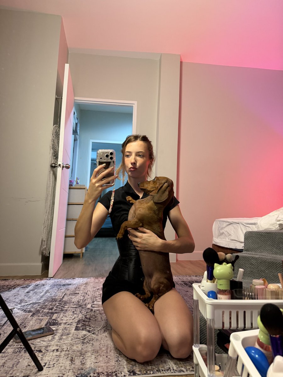 lexi ✩ tweet media