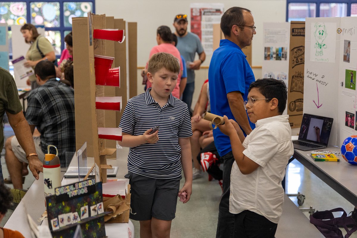 DelValleISD's tweet photo. In our Gifted &amp; Talented Showcase Night,  students from across the district shared innovative projects, and demonstrations that highlighted the amazing learning taking place at every campus,  A huge thank you to our students, educators, and families across DVISD! https://t.co/jUPCuK9BQH