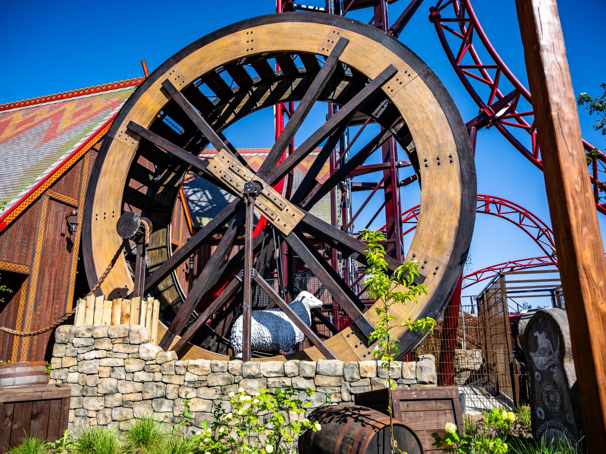 Paultons Theme Park tweet media