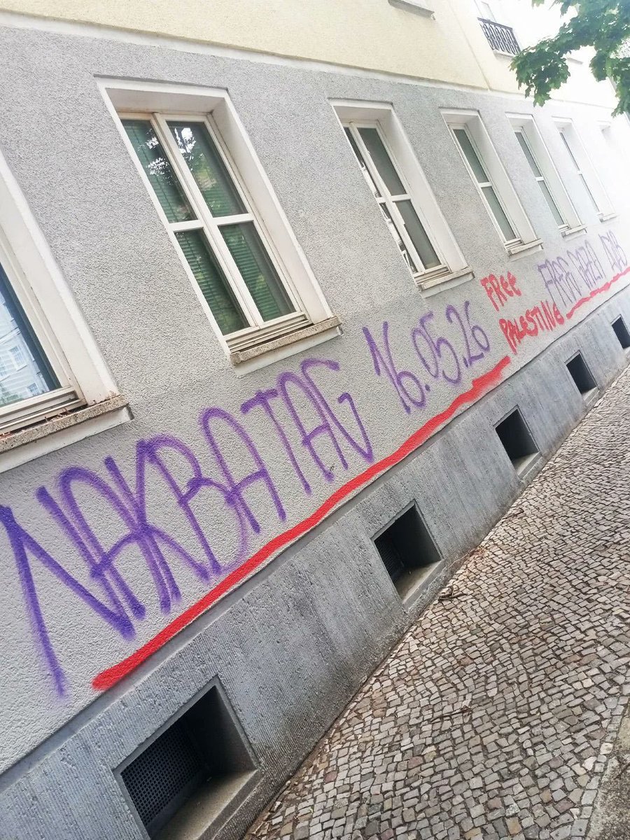 Radical Graffiti tweet media