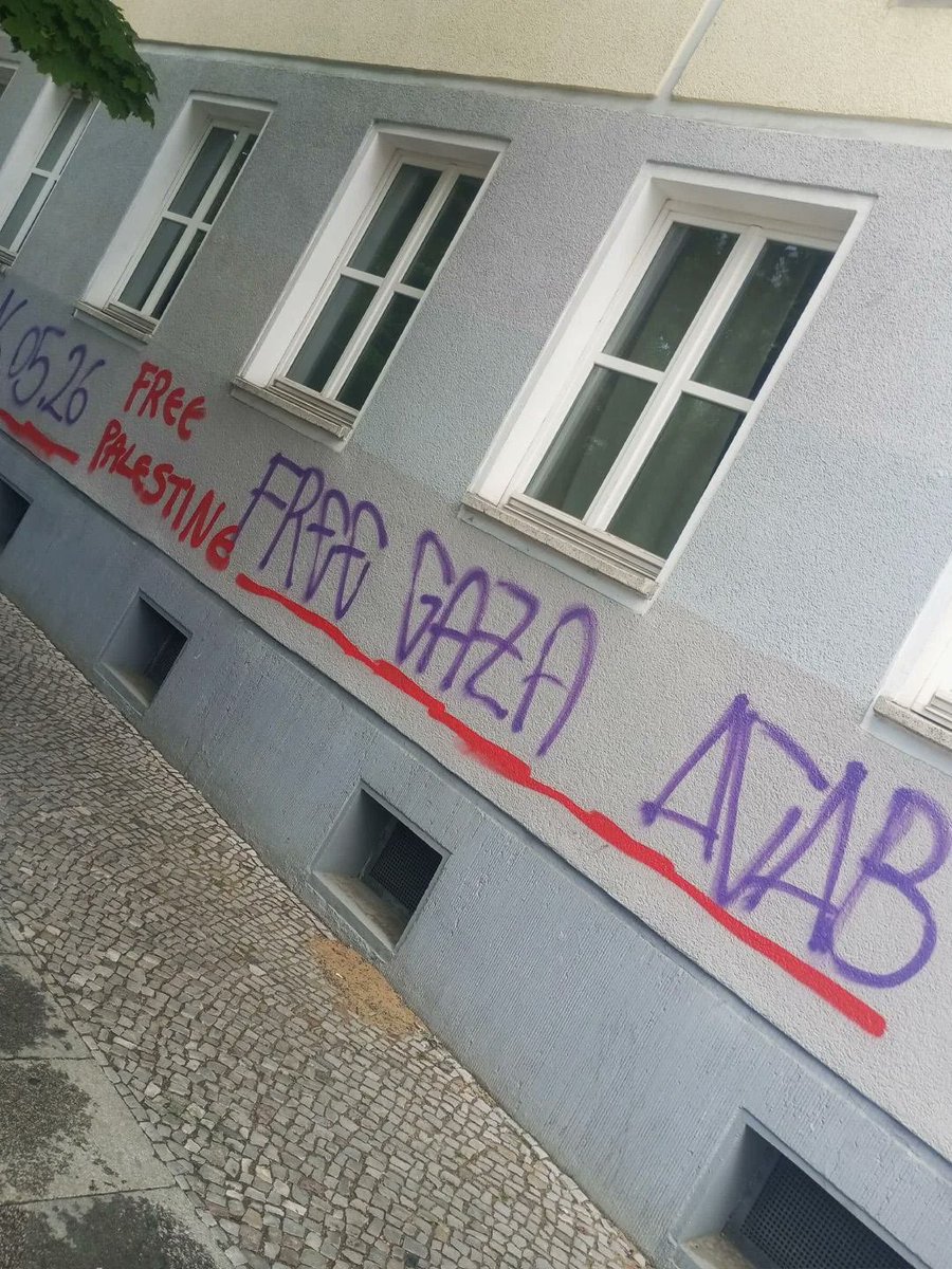 Radical Graffiti tweet media