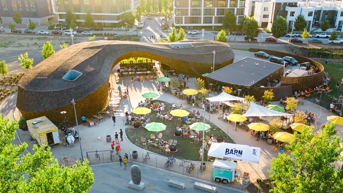 ACDSFBA's tweet photo. Excited to host our first-ever Sacramento Small Business Mixer 🎉

Join us for an evening of networking, connection, and community with local entrepreneurs, creatives, and small business owners at Drake's: The Barn 🍕🍹

RSVP: https://t.co/9DqJLL0XKH https://t.co/efuUeSf6f3