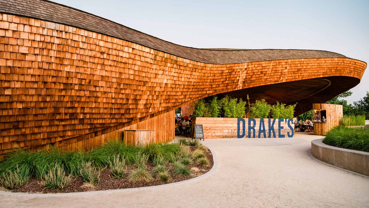 ACDSFBA's tweet photo. Excited to host our first-ever Sacramento Small Business Mixer 🎉

Join us for an evening of networking, connection, and community with local entrepreneurs, creatives, and small business owners at Drake's: The Barn 🍕🍹

RSVP: https://t.co/9DqJLL0XKH https://t.co/efuUeSf6f3