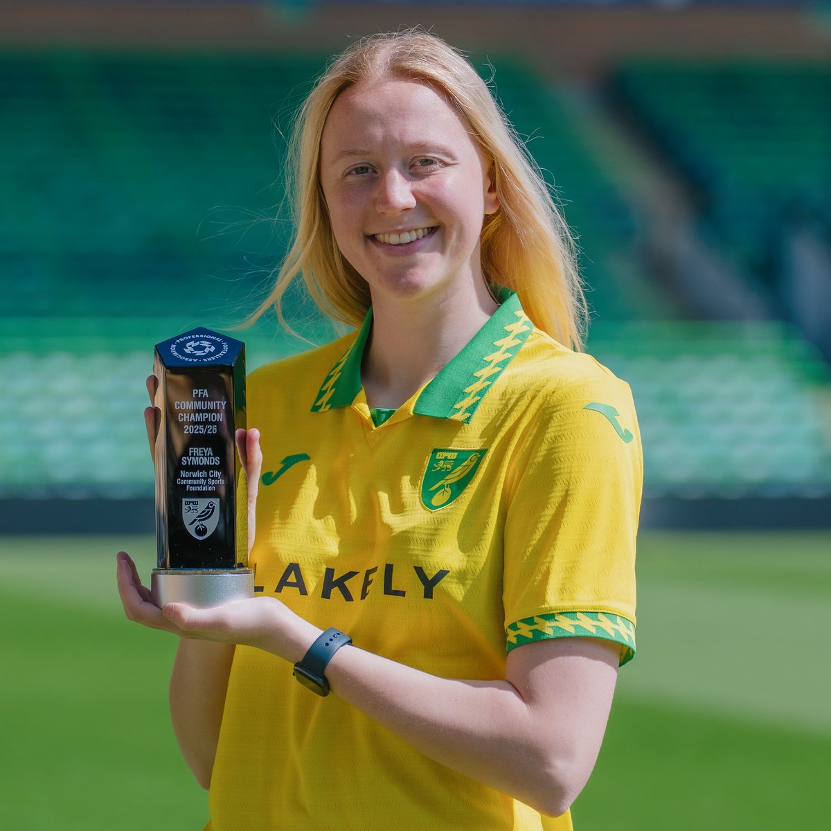 NorwichCityWFC's tweet photo. Introducing your @PFA Community Champion of the 2025/26 season 🤩

Freya Symonds was chosen for the award by @NorwichCityCSF and the club for her contributions in the community 💛
