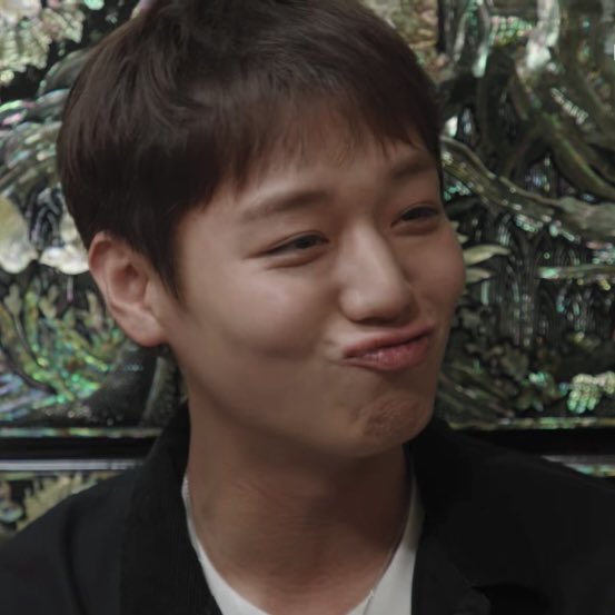 먀먕 tweet media