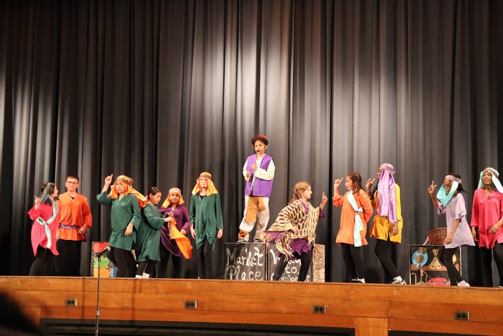 ColeManorES's tweet photo. The Cole Manor Drama Club students performed The Aladdin Kids Musical last night at Eisenhower Science &amp; Technology Leadership Academy . The students worked so hard on the show all year long and put on an amazing performance for students, staff, and families. https://t.co/hvxGcNpRp5