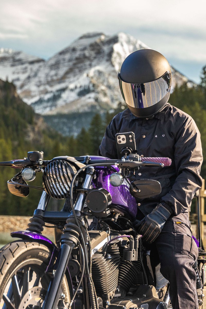 ROKFORM's tweet photo. Stop. Snap. Send it. 🏔️ The Rokform Rugged Case rides where you ride — and locks to your bars when it's time to roll.
https://t.co/bAwO5F2zc6
.
.
.
#Rokform #RuggedCase #MotorcycleLife #Harley #PhoneMount #RokLock #BuiltToLast #RideOn https://t.co/ZF4Dz62toU