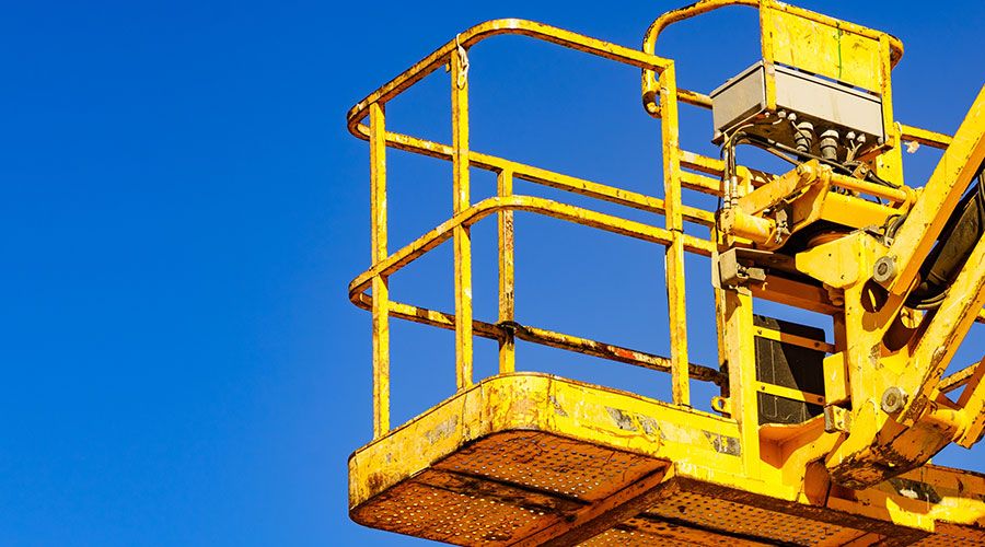 Facilities_NFMT's tweet photo. Safe lift operation is critical when performing exterior maintenance, repairs and grounds work at commercial and institutional facilities. https://t.co/JrnxfDyNlX https://t.co/UqV97FMbiT