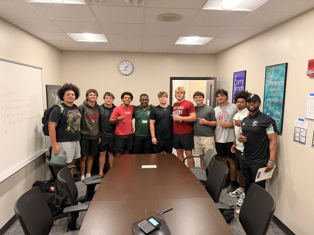 Bnorrie2027's tweet photo. Thank you @CoachArlo for coming out to talk to me and my teammates and your program!! Can’t wait to learn more! @Dan_Goodspeed @PascoCountyFB @SuncoastPreps @LOLHSTDClub https://t.co/DFZYp9N04U