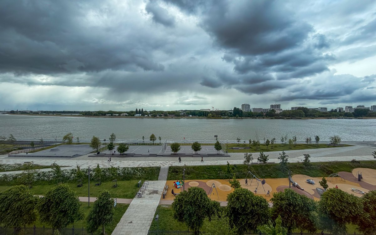 ilCostro's tweet photo. Antwerpen 17:00 #vrtweer https://t.co/joHmKnfrvv
