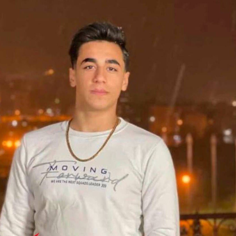 Gusto2o24's tweet photo. نام به انگلیسی: Arya Azhdari
نام و نام خانوادگی: آریا اژدری
🗺️ استان: کهگیلویه و بویراحمد
🏙️ شهر: یاسوج
👥 رده جمعیت شناختی: کودک
📅 تاریخ بازداشت: ۲۰ دی ۱۴۰۴
📌 اخرین وضعیت: زندانی
انقلاب شیر و خورشید 
✅ سطح تایید: فضای مجازی
ℹ️ اطلاعات بیشتر: آریا اژدری، دانش‌آموز اهل یاسوج، همراه برادرش سپهر اژدری در ۲۰ دی ۱۴۰۴ با یورش نیروهای امنیتی به باشگاه ورزشی در خیابان تختی یاسوج بازداشت شد. گفته شده در بازداشت از شوکر استفاده شده و محل نگهداری نامشخص است.
#DigitalBlackOutIran‌  #KingRezaPahlavi‌ForIran 

@irandetaineedb