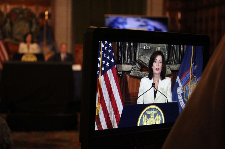 DJTNYCLUB's tweet photo. State budget “deal” announcement by Hochul disputed as Democrats say key issues remain unresolved.

Gov. Kathy Hochul announced what she described as a general agreement on New York’s $268 billion state budget, but top Democratic lawmakers quickly pushed back, saying negotiations are still ongoing and no final deal has been reached. Assembly Speaker Carl Heastie publicly stated “there’s no deal,” while Senate leaders pointed to several major issues still under discussion, including spending levels, pension changes, school funding formulas, and climate policy adjustments.

At the center of the dispute are competing priorities over affordability and long-term fiscal policy. Hochul’s budget proposal includes changes to car insurance rules, housing development initiatives, immigration protections, and a delay in parts of the state’s climate mandates, which she argues could otherwise drive up energy costs for households. Supporters say these adjustments are aimed at preventing sharp increases in utility and fuel expenses.

It’s about political division and fiscal direction. The disagreement highlights growing splits within New York’s Democratic leadership over how aggressively the state should pursue climate mandates, tax policy, and spending priorities while managing rising costs for residents.

New Yorkers are ultimately impacted by the outcome of these negotiations. If budget disagreements continue or policies shift late in the process, it could create uncertainty around funding for schools, energy costs, housing development, and essential public services across the state.

https://t.co/DPWeDzof1V