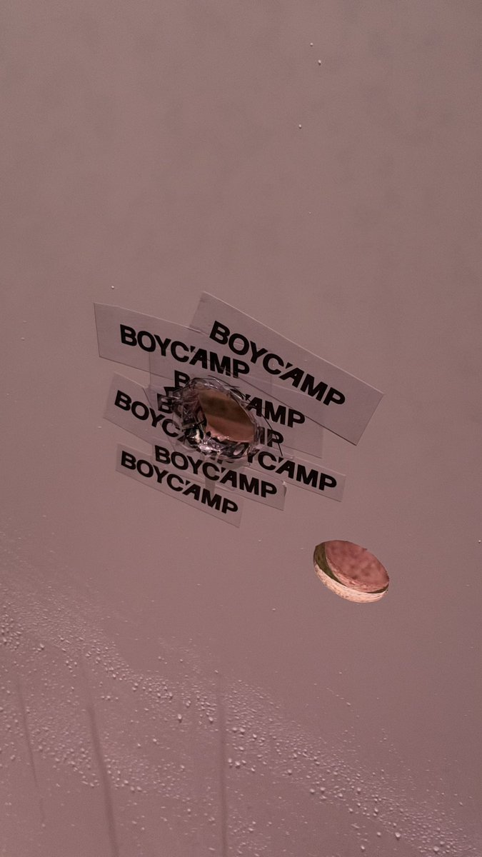 Anwhoorg's tweet photo. รีวิว Boycamp ครั้งแรกเริ่มด้วยคืนวันเสาร์เลย ค่าเข้า 500 บาท ได้ 2 ดื่ม ร้านอยู่หน้าซอยพัฒน์พงษ์ อยู่ชั้น 3 ตึกเดียวกับ Barber ธีมวันเสาร์คือหลังตี 2 เป็น Underware แต่ก่อนหน้านั้นคือให้ถอดเสื้อเข้าไปก่อน 

ขอรีวิวสั้นๆ ด้วย 3 คำ นัว ฟิน เสียว บอกเลยว่าต้องไป

อ่านเต็มๆในแอคล็อค https://t.co/7xh7kjfCzm
